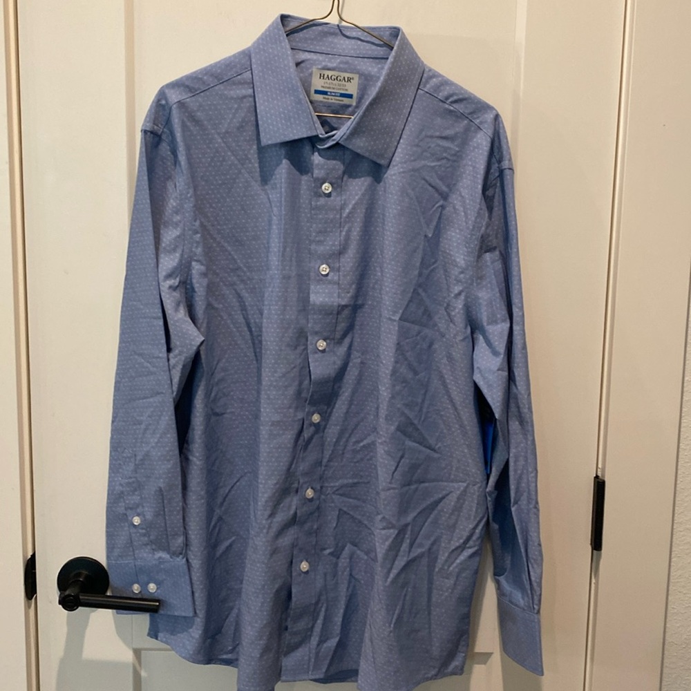 Haggar Men's Button Down Dress Shirt.  Premium Cotton,‎ Slim Fit